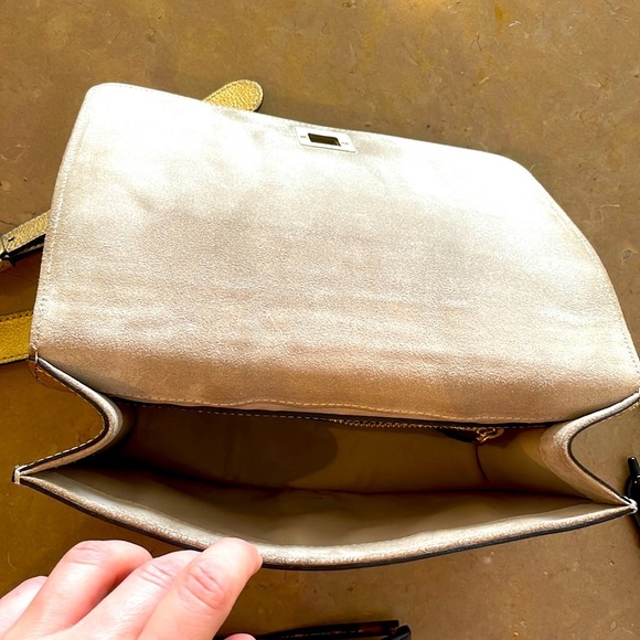 Vittoria Napoli Leather Crossbody Bag – Made in Italy - Picture 3 of 7